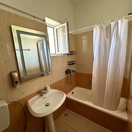 Viewtopia House Pensión 4*